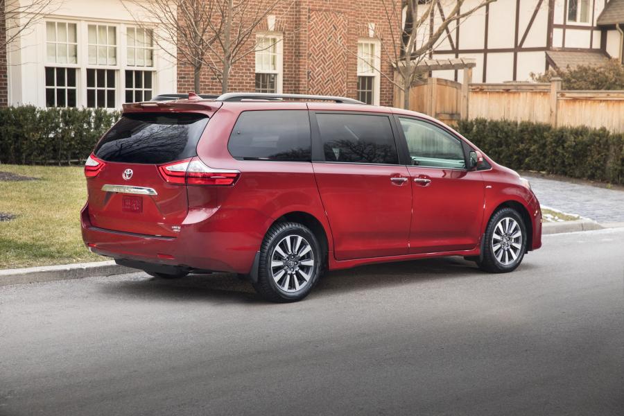  Toyota Sienna Limited (XL30) 2017 года  (фото 22 из 31)